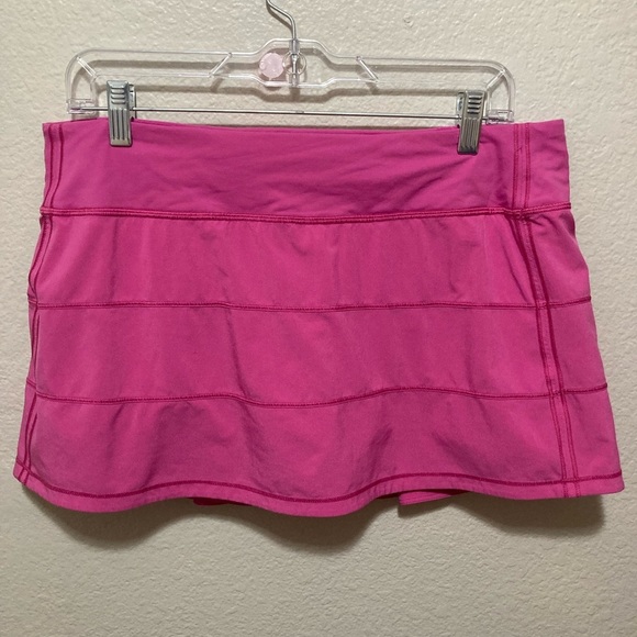 lululemon athletica Dresses & Skirts - NWOT Lululemon Pace Rival Bright Pink Skirt Black Size 10 Long Length